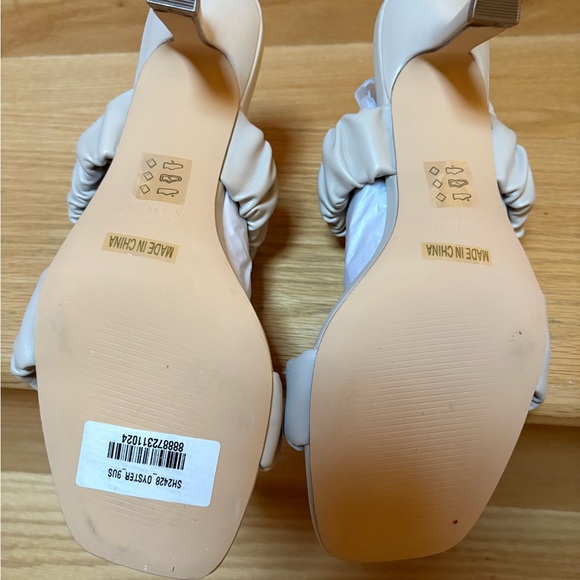 London Rag Chic Cream Ruffled Heels Sz 9 NWT - Picture 3 of 3